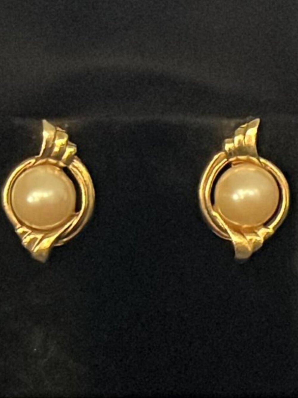 Faux Pearl Button with Gold Tone Frames Earrings